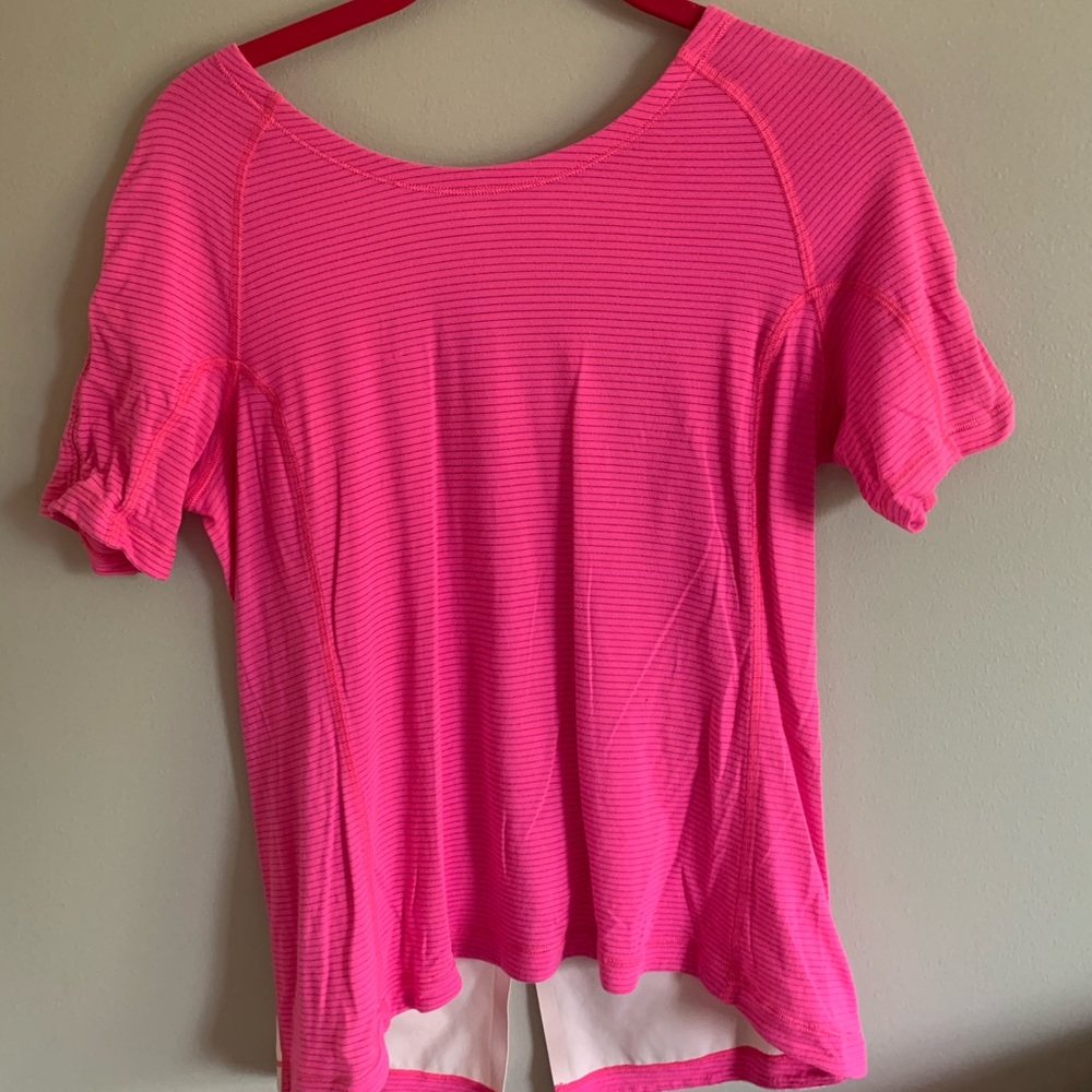 LuluLemon T-shirt w/ open back